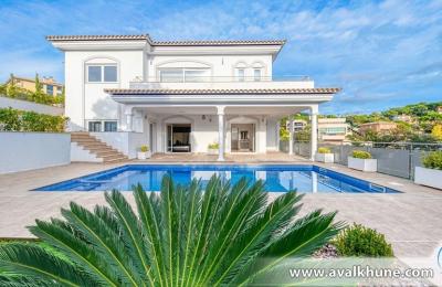 قیمت ویلا در شمال چگونه محاسبه می‌شود؟ (1404)