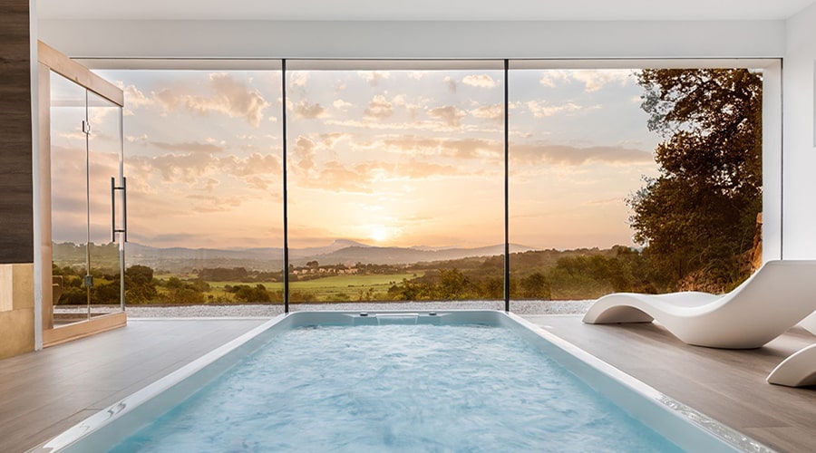 آیا ساخت استخر داخل ساختمان ویلا مناسب است؟