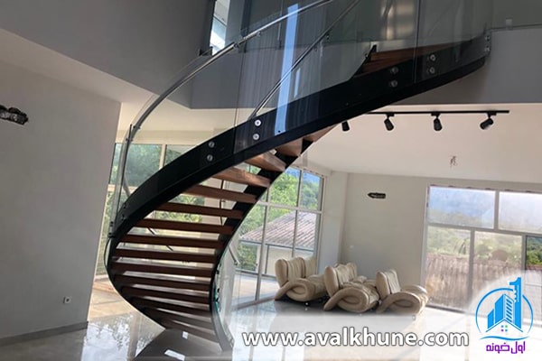 زیبایی طراحی داخلی ویلا با راهپله