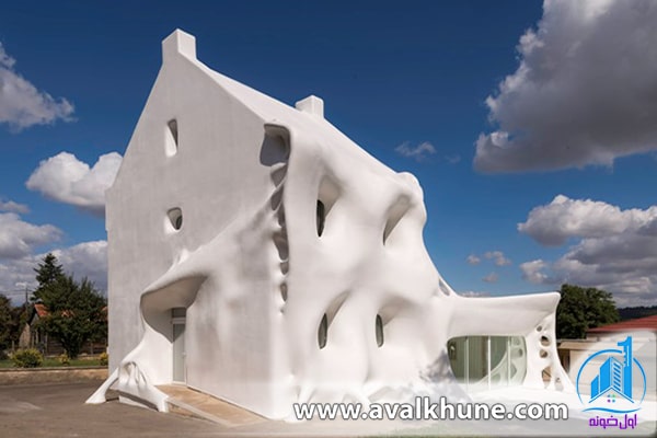 Gue(Ho)st در فرانسه Gue(Ho)st در فرانسه