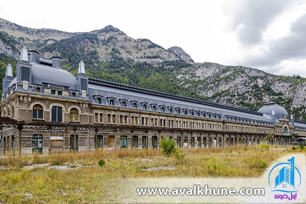 ایستگاه راه آهن کانفرانس؛ اسپانیا ایستگاه راه آهن کانفرانس؛ اسپانیا