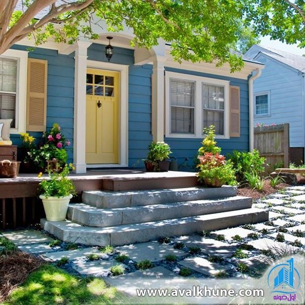 زرد شاد در رنگ آمیزی درب ورودی ویلا زرد شاد در رنگ آمیزی درب ورودی ویلا