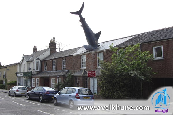 حمله کوسه در نمای یک خانه در هیدینگتون؛ اکسفورد حمله کوسه در نمای یک خانه در هیدینگتون؛ اکسفورد