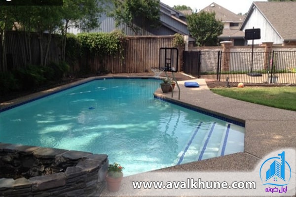 استخر قدیمی پیش از بازسازی