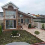 خرید ویلا نیم پیلوت با حیاط بزرگ