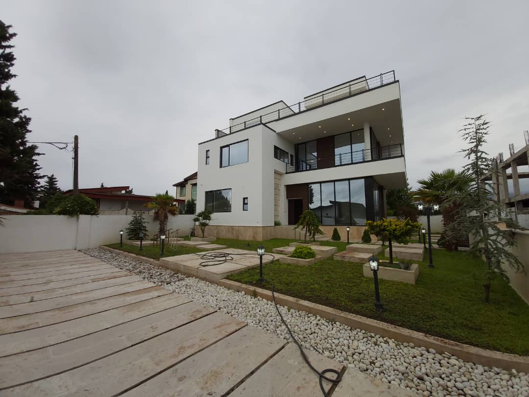 خرید ویلا مدرن با فاصله 300 متری از دریا