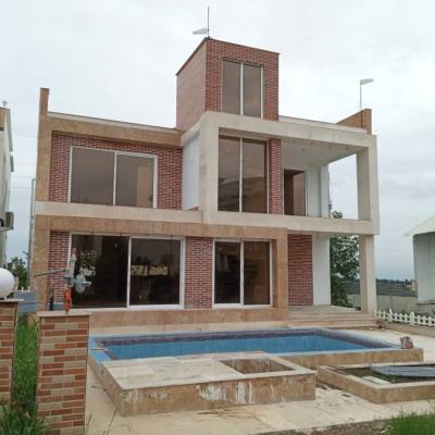 خرید ویلا مدرن استخردار