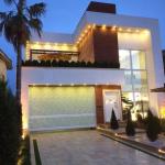 ویلا ساحلی استخردار