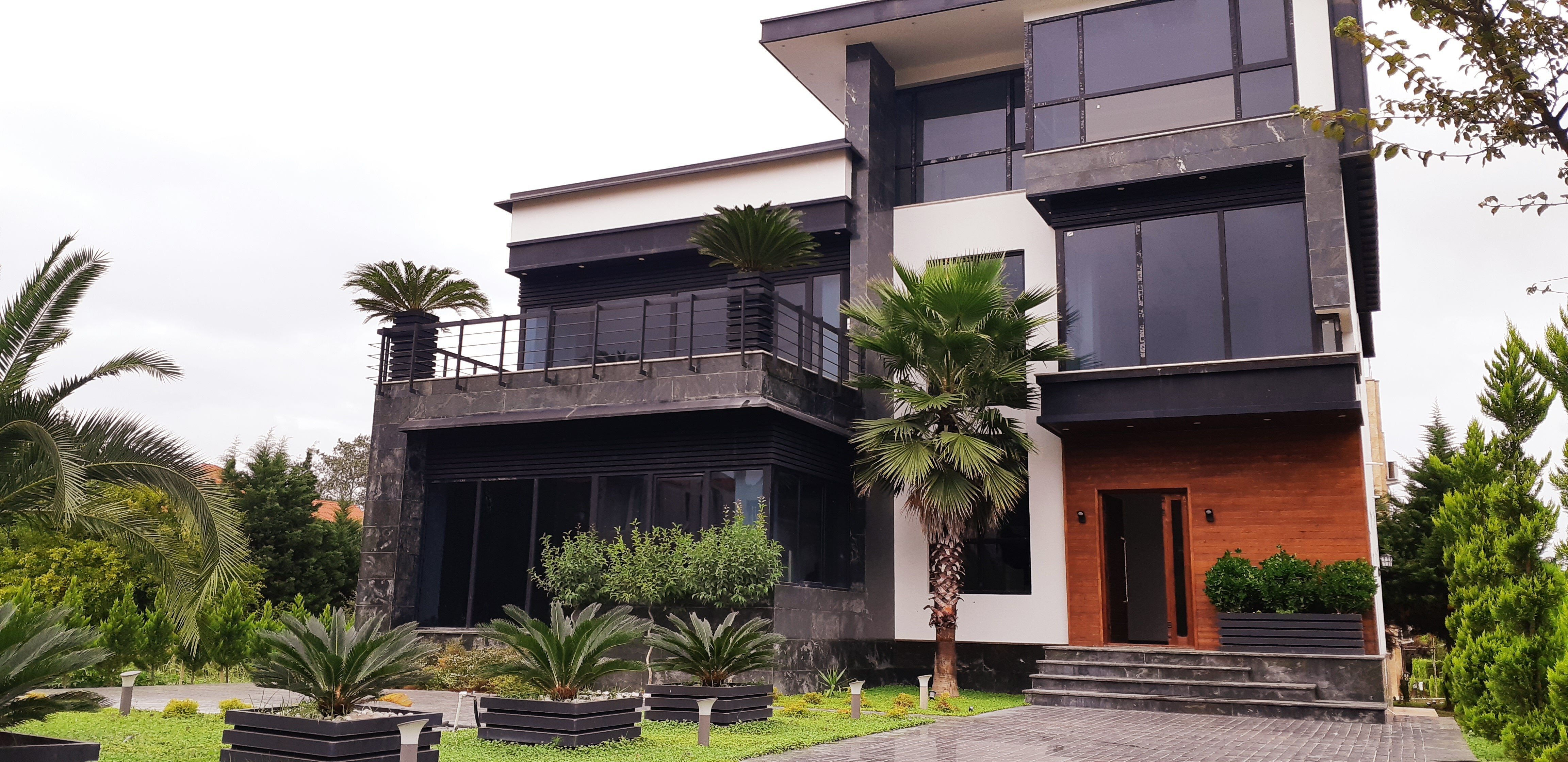 ویلا مدرن در شهرک برند