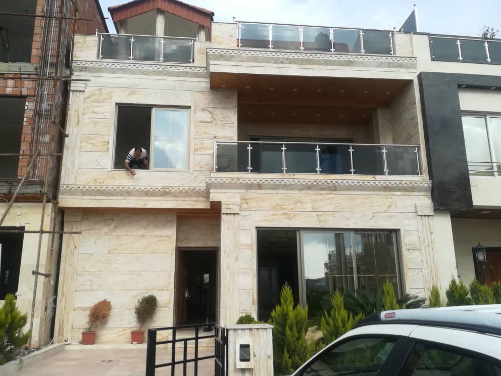 ویلا ساحلی تریبلکس استخردار شهرکی