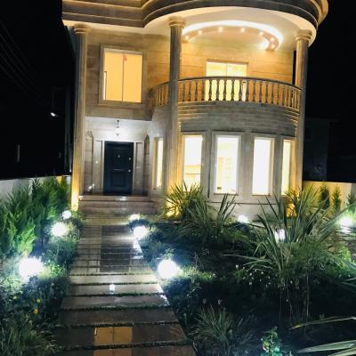 ویلای جنگلی در کوچه خصوصی