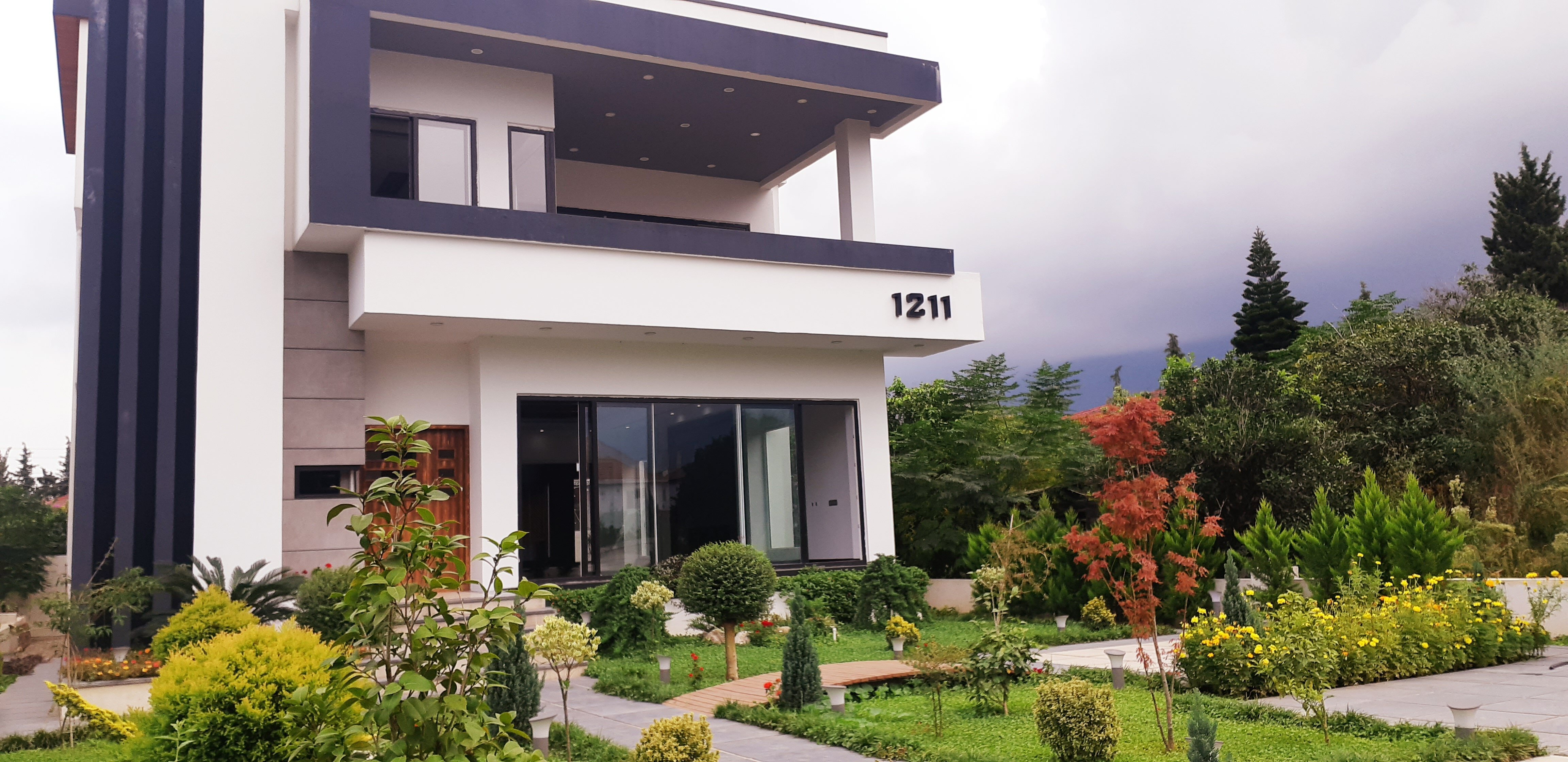 ویلا مدرن در شهرک ساحلی