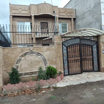 ویلای استخردار در داخل شهر سرخرود