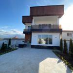 دوبلکس مدرن با ویو جنگل