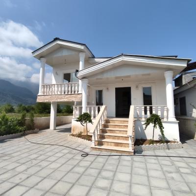 خرید ویلا نیم پیلوت شهرکی با ویو عالی