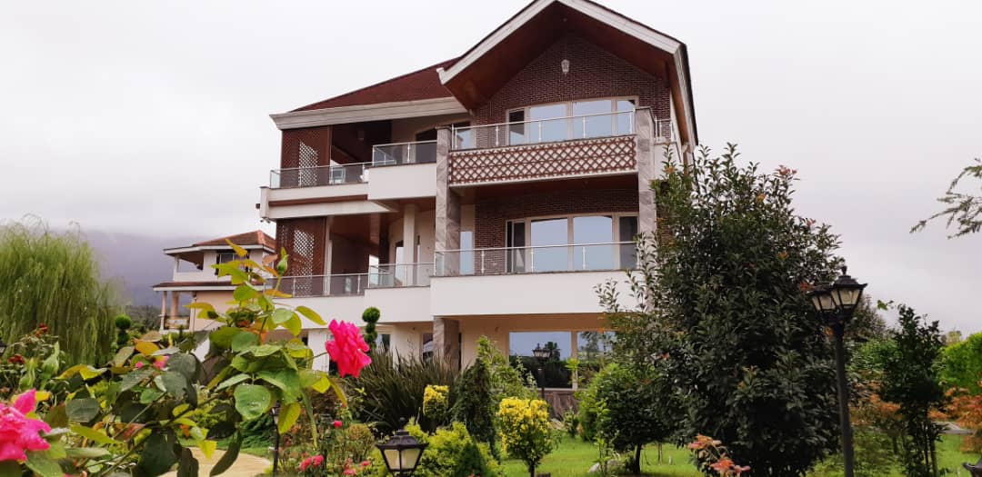 ویلا پارک لاکچری + سالن استخر مجهز