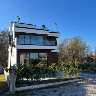 خرید ویلا لوکس با پایانکار در نوشهر