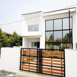 ویلا نما مدرن پلاک یک جنگل