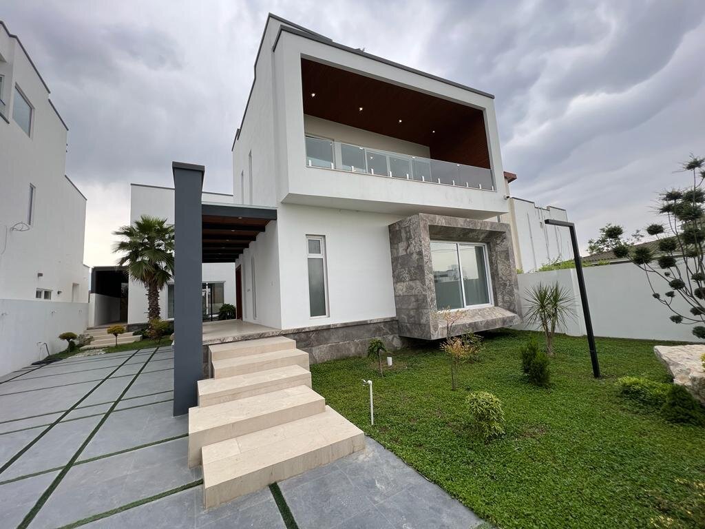 فروش ویلا با طراحی خاص