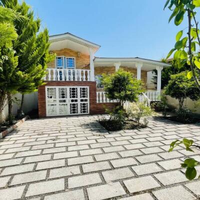 ویلا نیم پیلوت جنگلی منطقه امیرآباد