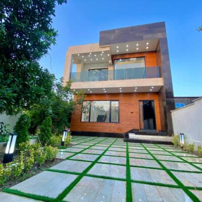 ویلا داخل بافت با طراحی مدرن