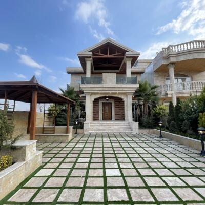 ویلا شهرکی نما انگلیسی نزدیک جنگل