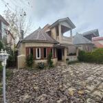 ویلا نما انگلیسی نزدیک جنگل