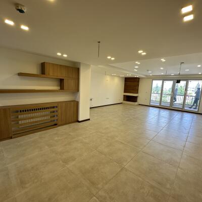 آ‌پارتمان ۱۵۰ متری با دید دریا / خوش قیمت