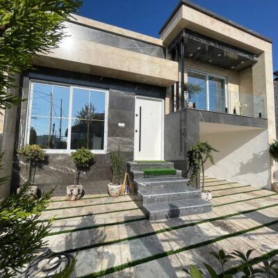 ویلا نیم پیلوت مدرن در جاده دریا