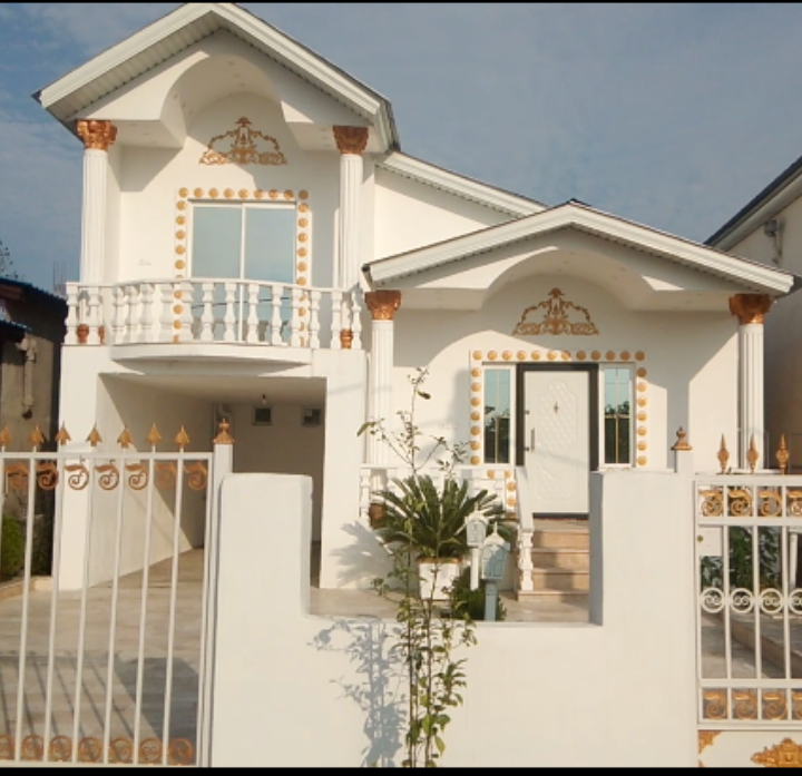 خرید ویلا نیم پیلوت با ساخت عالی