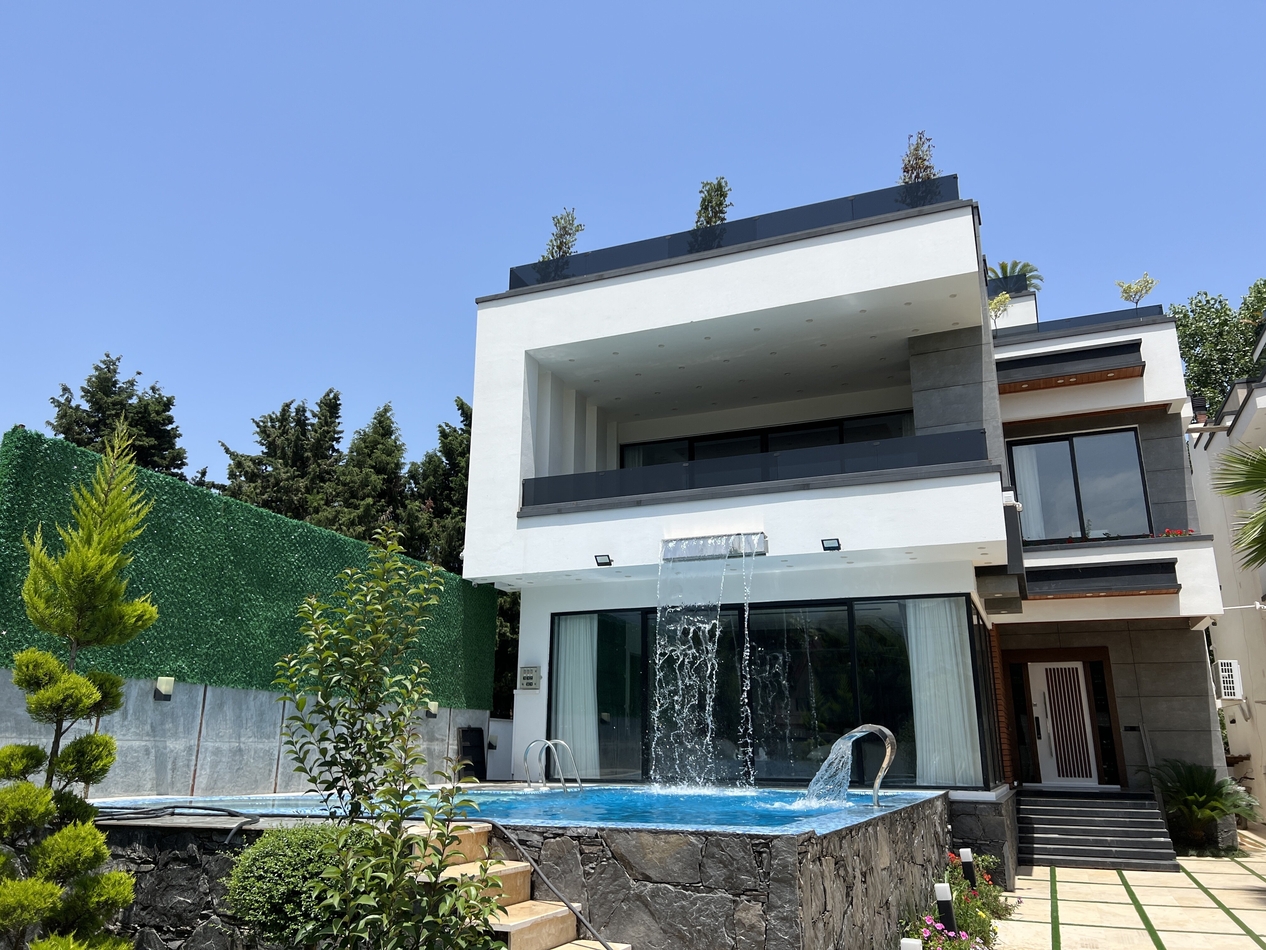 ویلا مدرن لوکس در سیسنگان