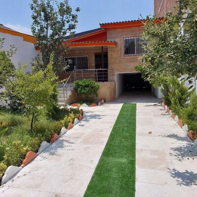 ویلا باغ نیم پیلوت داخل بافت