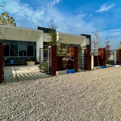 خرید ویلا مدرن داخل بافت و شهرک با گیت نگهبانی