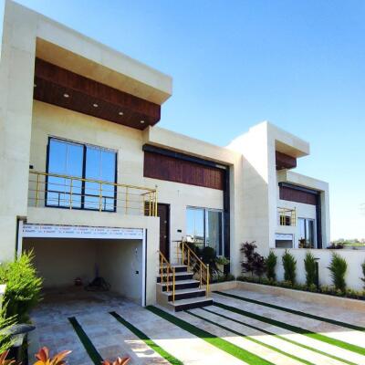 ویلا نیم پیلوت مستقل بر جاده محل