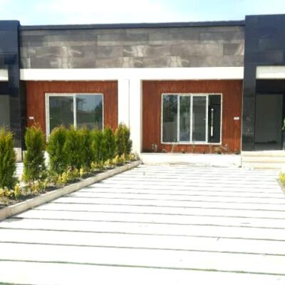 ویلا همکف حیاط دار شهرکی و قیمت مناسب