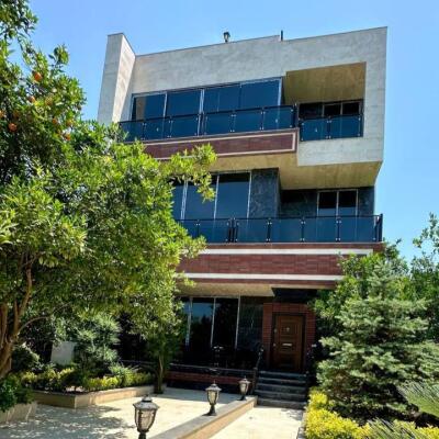 ویلا فورلکس سنددار با استخر در روف گاردن