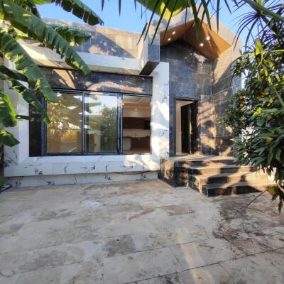 باغچه ویلا همکف با مدارک تکمیل