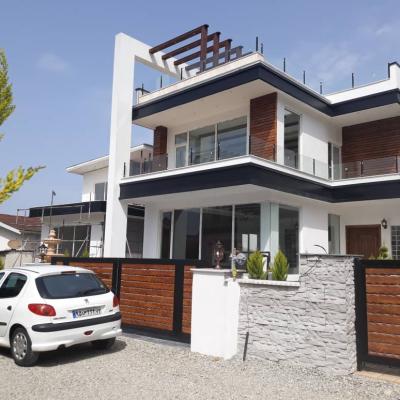 خرید ویلا مدرن با روف گاردن